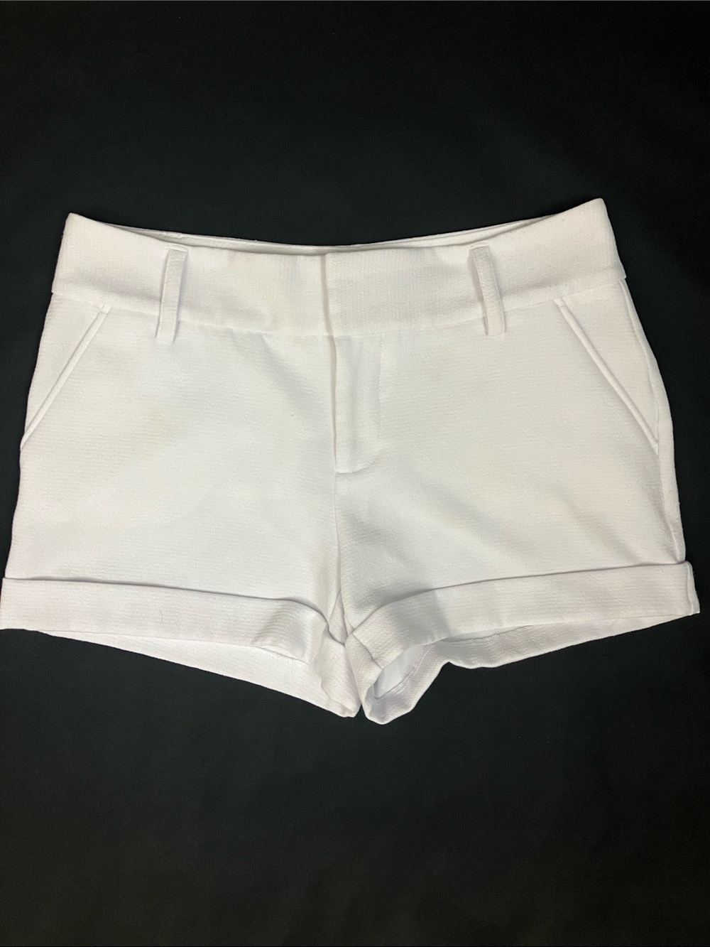 Kenneth Cole White Cuffed Shorts Women’s Size 8